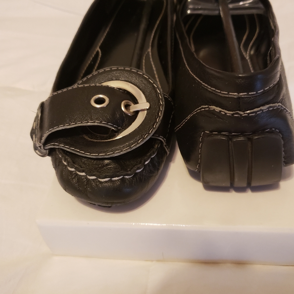 Shoes - Picture 2 of 5